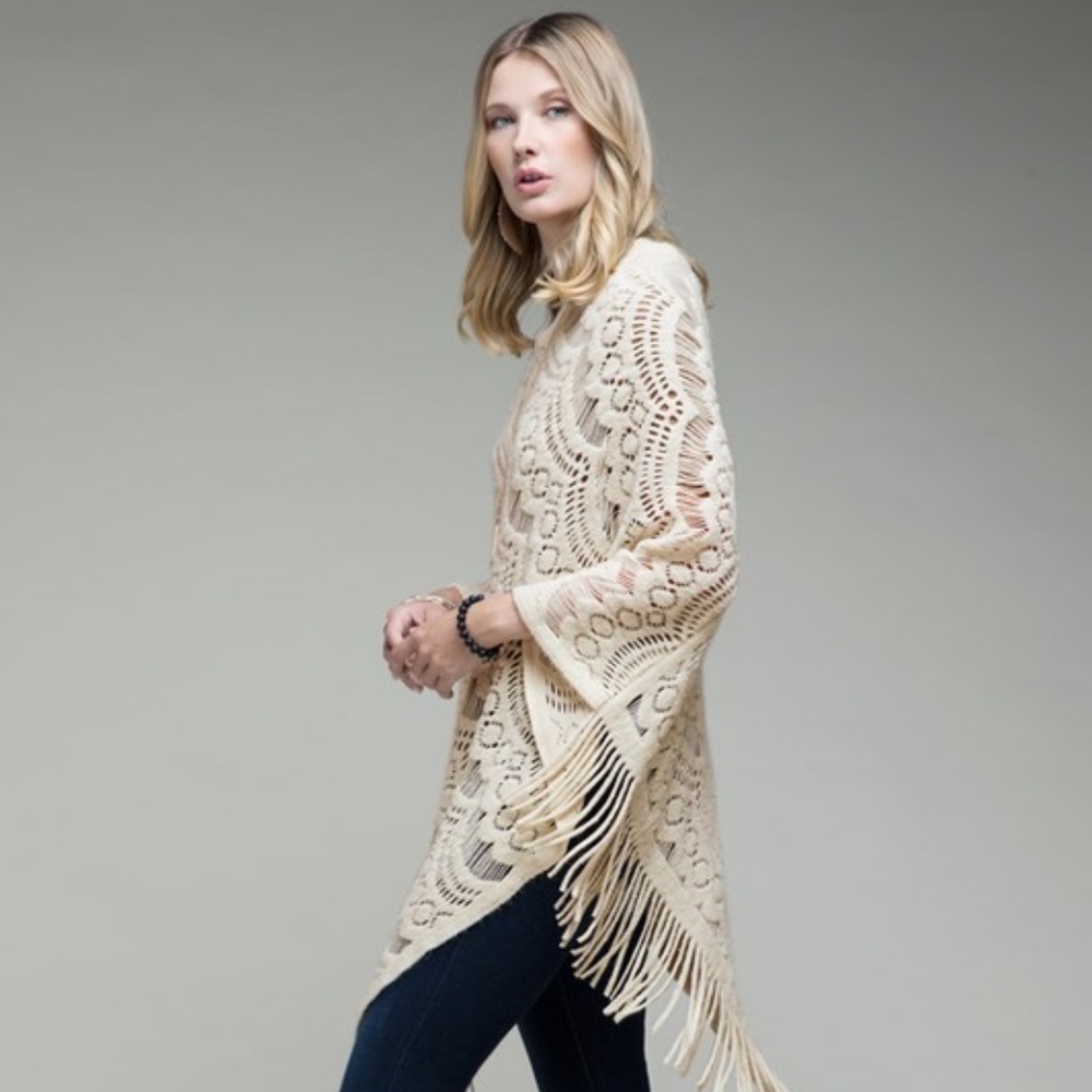 Women's Ruggine Prairie Inspired Knit V-Neck Fringe Poncho Oatmeal One Size